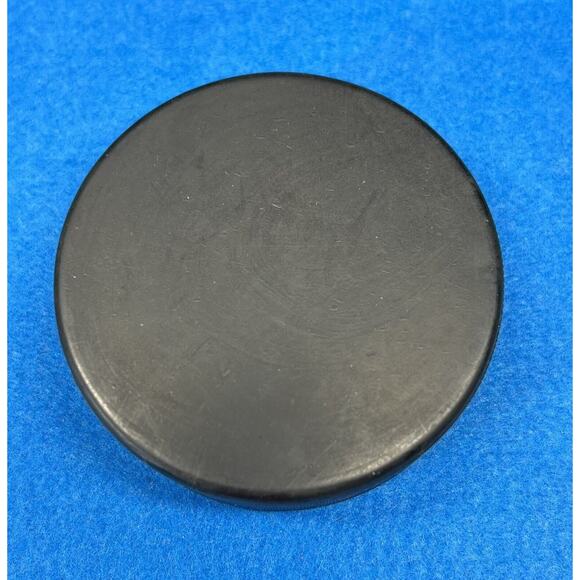 Vintage‎ CANADIAN CLUB WHISKEY OFFICIAL HOCKEY PUCK - Picture 2 of 2